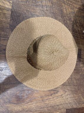 UNKNOWN BRAND Wide Brim Straw Sun Hat with Chain Accent